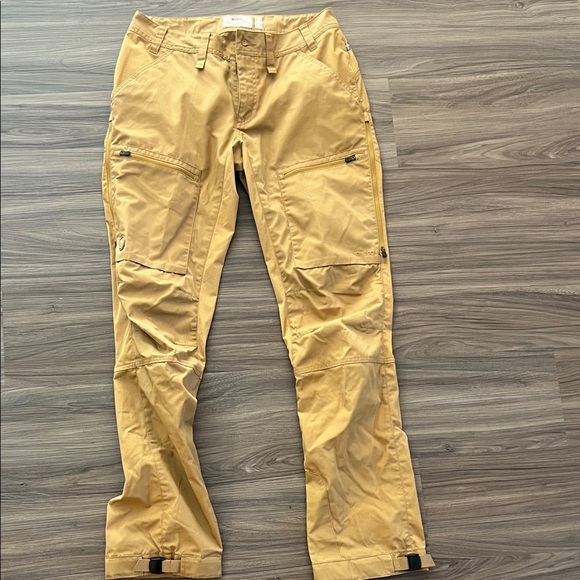 Fjallraven Pants - Fjallraven Abisko Lite Trekking Trouser (Women’s Regular)